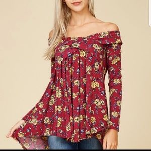🛑🛑SALE🛑🛑Off the shoulder floral top